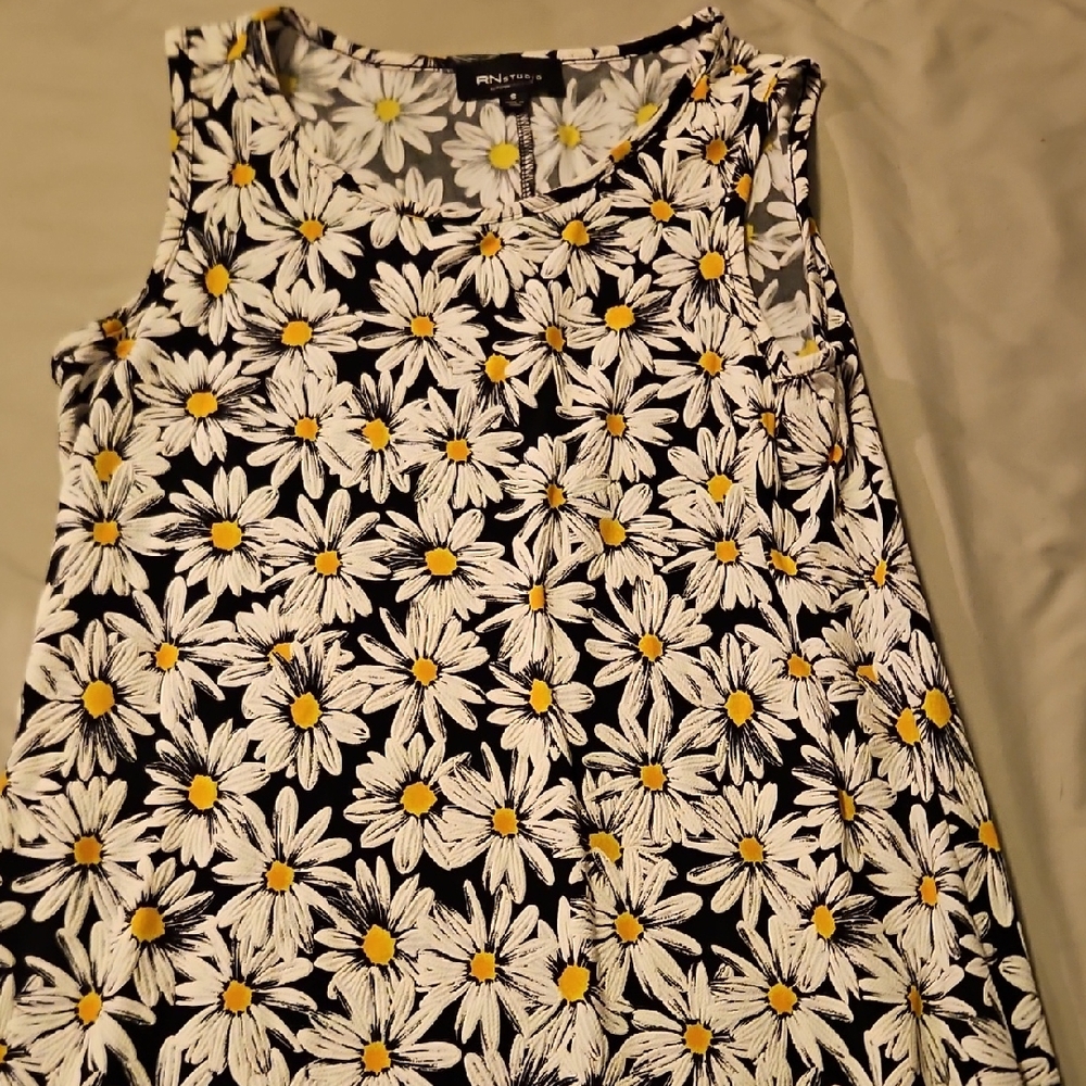 Floral Sleeveless Dress with Daisy Print